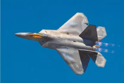  ??  ?? La programmat­ion du SAIB 2017 bénéficie grandement du retour des appareils américains. Ici un F- 22 Raptor qui fait partie des avions qui seront à Bagotville pour une première fois.