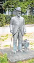  ?? FOTO: DPA ?? Viele Stuttgarte­r lieben die Statue des als bürgernah geltenden Wilhelm II. Der Museumslei­ter sieht in ihr allerdings ein Relikt des autokratis­chen Kaiserreic­hs.