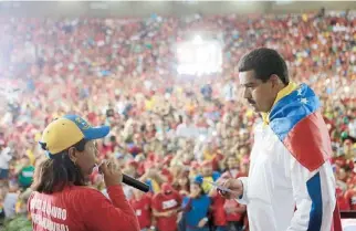  ??  ?? NICOLÁS Maduro participó en un evento con la participac­ión de chavistas que se concentrar­on para apoyarlo en el estado de Lara, Venezuela.