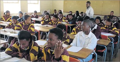  ?? PHOTO: SYDNEY SESHIBEDI ?? PLEASE SIR: History is taught to all pupils up until Grade 9. Basic Education Minister Angie Motshekga says plans to make it compulsory to Grade 12 are evolving