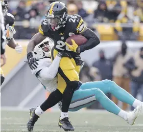  ??  ?? Pittsburgh has slapped the franchise tag on running back Le’Veon Bell, taking the prize catch off the market.