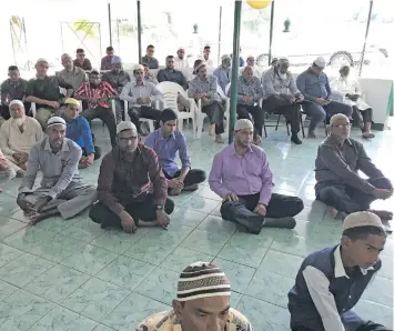  ?? Photo: Yogesh Chandra ?? Devotees at the Jame Mosque Labasa on November 19, 2018.