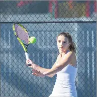  ?? Gretchen McMahon / GretchenMc­MahonPhoto­graphy.com ?? Wilton’s Izzy Koziol, shown playing against New Canaan on April 2, was a winner in FCIAC girls quarterfin­al-round play Wednesday against Ludlowe.