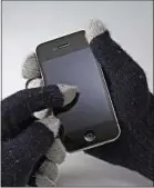  ??  ?? Les modèles récents s’éteignent à –5 °C et les iPhone 4, à – 20 °C.