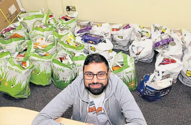  ?? Its foodbank. Picture by Gareth Jennings. ?? HELPING HAND: Rizwan Rafik of Taught by Muhammad, which received a funding boost for