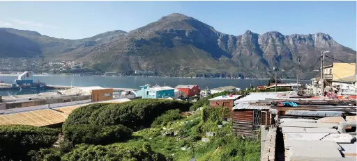  ?? PICTURE: CANDICE CHAPLIN/AFRICAN NEWS AGENCY (ANA) ARCHIVE ?? SHACKLAND: Many of the informal houses of Hangberg are up to 30 years old.
