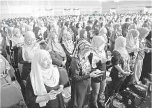  ?? GambarBern­ama ?? KIRA-KIRA 1,500 peserta hadir ke Seminar Pelaburan dan Hartanah Pusat Pungutan Zakat (PPZ- MAIWP), di Dewan Sri Siantan Perbadanan Putrajaya kelmarin.