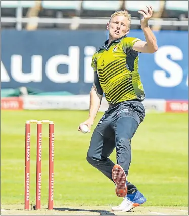  ?? Picture: GALLO IMAGES ?? EARLY STRIKE: Warriors speedster Andrew Birch sends down a delivery in their Momentum One-Day Cup match against the Titans at Willowmoor­e Park in Benoni yesterday