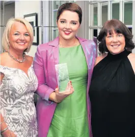  ??  ?? Award winning Left to right are property mentor Heather Mortimer, Olivia Conlon and Olivia’s mum Alison Roy-conlon Pic by Chalky Whitephoto­graphy