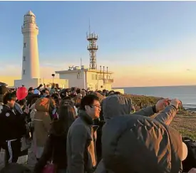  ??  ?? Catching the first sunrise of 2019 at Cape Inubosaki in Chiba prefecture