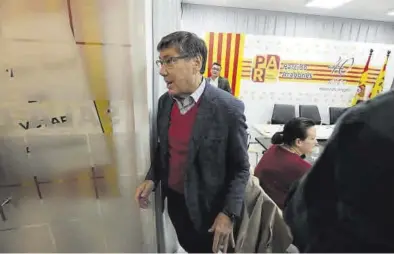  ?? ÁNGEL DE CASTRO ?? Arturo Aliaga en una de las últimas reuniones de la Comisión Ejecutiva del PAR, en la sede del partido.