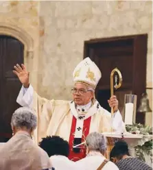  ?? MATIAS BONCOSKY ?? Monseñor Ozoria oficia la misa de Año Nuevo, ayer.