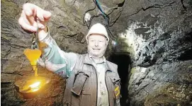  ?? FOTO: MARCO KNEISE ?? Lothar Hillmann von der Wanderführ­ergruppe Ilfeld-wiegersdor­f freut sich auf viele Gäste zum Tag des Geotops im Schaubergw­erk „Lange Wand“.