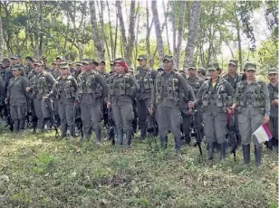  ?? Foto AP ?? La entrega de armas incluye, además, las municiones y explosivos.