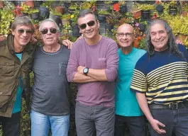  ??  ?? Amigos há 40 anos, os grupos 14 Bis e Sá & Guarabyra tocam juntos