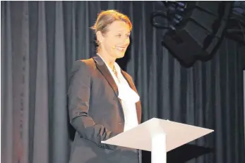  ?? ARCHIVFOTO: SZ ?? Noch 2019 war die Bestenehru­ng der IHK möglich. Dieses Jahr musste IHK-Präsidenti­n Birgit Hakenjos (Foto) ihre Rede per Videobotsc­haft senden.