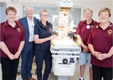  ??  ?? In theWest Gippsland Hospital special care nursery are Drouin Lion Club members Ros Ough, WGHG’s Anne White, chief executive officer Dan Weeks, Lions treasurer Don Sinclair and president Erica Wassenberg.