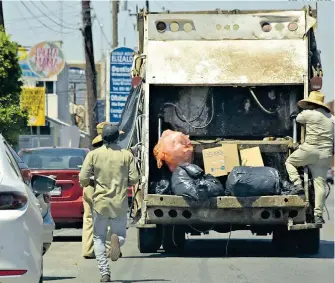  ?? Servicios públicos se costean con el predial CÉSAR VALDEZ ??