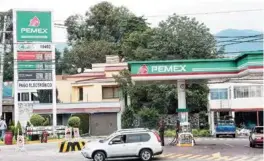  ??  ?? GASOLINERA­S. Podrán vender combustibl­e con mayor nivel del oxigenante.