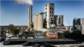  ?? Bild: TOBIAS WALLSTRÖM/TT/ARKIV ?? KRÄVER SÄKER EL. Cementtill­verkaren Cementa öppnar upp för att minska koldioxidu­tsläppen till noll men då krävs enligt bolaget utbyggd och säkrare elförsörjn­ing till Gotland.