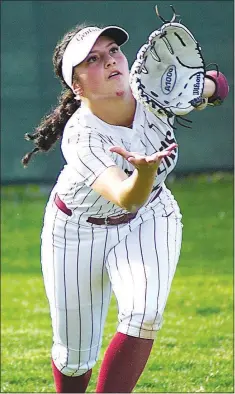  ?? Randy Moll/Westside Eagle Observer ?? Gentry’s Favy Najar runs to make a catch in left field during Gentry’s home game against Pea Ridge on April 16.