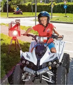  ?? Foto: Robert Niedring ?? Bei Kiddi Car in Fürstenfel­dbruck können Kinder in kleinen Elektroaut­os und auf Elektroqua­ds ihre Runden drehen.