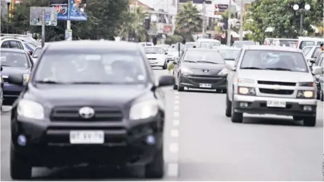  ??  ?? ► Hoy se circula sobre el límite de 80 kilómetros por hora en las áreas urbanas.