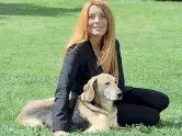  ??  ?? Con Pluto Michela Vittoria Brambilla, 49 anni, con Pluto, uno dei protagonis­ti del programma