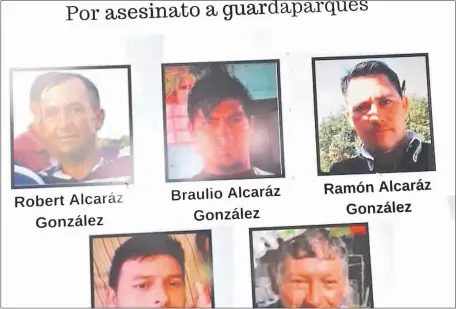  ??  ?? Los imputados por el crimen de los guardaparq­ues Rumildo Toledo González (36) y Artemio Villalba (51). Todos se encuentran prófugos.