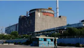  ?? Bild: Alexander Ermochenko/REUTERS ?? Seit zwei Jahren ist Europas größte Atomanlage Saporischs­chja in der Ukraine russisch besetzt