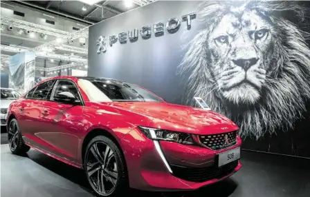  ?? BILD: SN/REED/KOLARIKAND­REAS KOLARIK ?? Alles ganz im Zeichen des Löwen: Der neue Peugeot 508 war auch in Wien ein Hingucker.