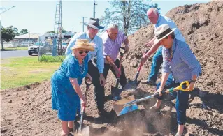  ?? Picture: contribute­d ?? BREAKING GROUND: Turning the first sod on the constructi­on of the new Clifton Museum are (from left) June King from the Clifton Historical Society with Geoff McDonald, Joe Ramia, Chris Tait, and Anne Glasheen from Toowoomba Regional Council.