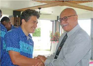  ?? Photo: Simione Haravanua. ?? President Major General (ret’d) Jioji Konrote meets Caleb Munz from the Fiji Airways Drua team after presenting their I-Tatau at the State House on August 26,2019.