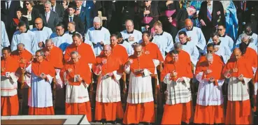  ?? FOTOS CEDOC PERFIL ?? IGLESIA GLOBAL. El Papa Francisco nombró a 21 cardenales, tres de ellos argentinos. Les pidió que sean "evangeliza­dores y no funcionari­os".
