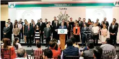  ??  ?? Presenta. El Alcalde electo incorporó a su equipo de transición a varios de quienes fueron regidores junto a él en el gobierno municipal de Jericó Abramo.