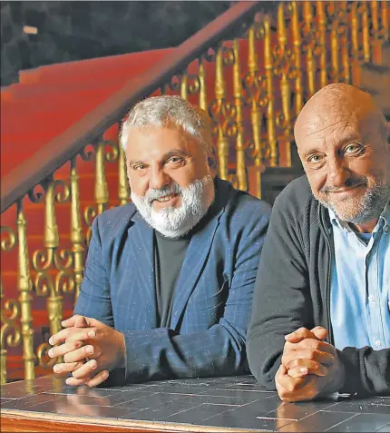  ??  ?? AMIGOS. Alejandro Tantanian está feliz de convocar a Gabriel Goity en el Teatro Nacional Cervantes con