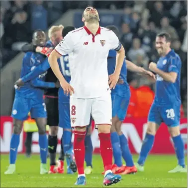  ??  ?? DURA DERROTA. El Sevilla cayó en Leicester en octavos de Champions la campaña pasada.