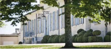  ??  ?? Sous la conduite de Caroline Artaud, sa directrice, le château Fourcas Hosten, la propriété des Momméja, monte en puissance.