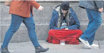  ?? FOTO: VICTORIA JONES ?? Wenn es nachts richtig kalt wird, wird das für Obdachlose häufig zur Gefahr.