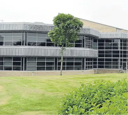  ?? Picture: George Mcluskie. ?? Lloyds Banking Group’s Pitreavie site in Dunfermlin­e.