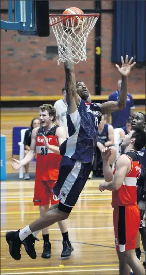  ?? Pictures: Ray Sizer ?? Here we go: Justin Paton makes a basket against Keilor on Saturday night.