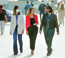  ?? FOTOS: EFE ?? Ione Belarra, Yolanda Díaz y Ada Colau, en octubre en el Congreso