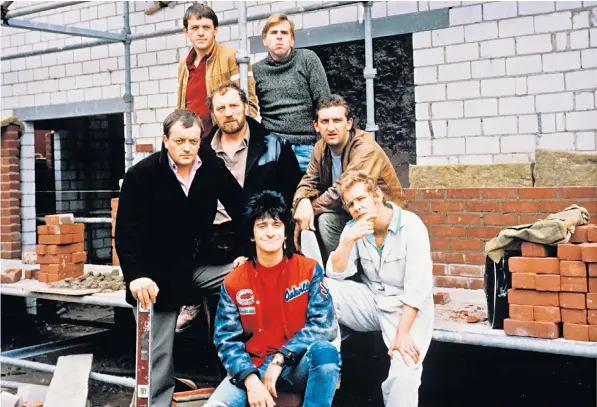  ??  ?? Who voted for yellow? A Cabinet source has likened a Brexit ranking system to a scene from TV show ‘Auf Wiedersehe­n, Pet’