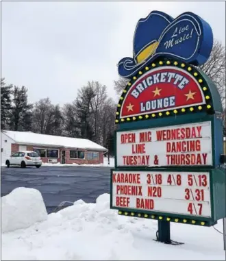  ?? BILL RETTEW — DIGITAL FIRST MEDIA ?? The Brickette Lounge, between Exton and West Chester, hosting live country and rock music, is still open but up for sale.