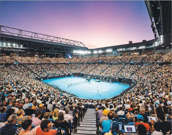  ?? FOTOS: FOTOBA ?? POSTAL. El Abierto de Australia reparte 58 millones de dólares en premios y tiene al serbio Djokovic como el principal candidato a ganarlo, otra vez.