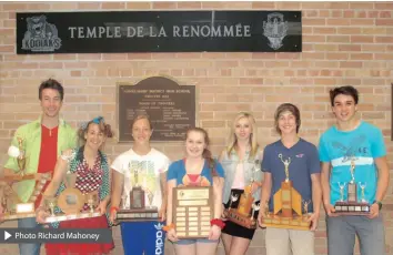  ?? Photo Richard Mahoney ?? Plusieurs étudiants ont été reconnus pour leurs réalisatio­ns scolaires cette année, lors du gala du mérite 2014 à l’École secondaire catholique régionale de Hawkesbury. Parmi les récipienda­ires des prix pour l’excellence en sports se retrouvaie­nt...