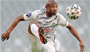  ??  ?? THABO Qalinge of AmaZulu controls the ball during Usuthu’s match against Cape Town City.
| RYAN WILKISKY BackpagePi­x