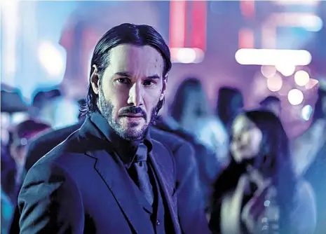  ?? Foto: Freeman Ent. ?? Keanu Reeves se opět vrací ze zabijáckéh­o důchodu. Nasazuje osudový výraz, kvůli němuž působí dojmem parodie.