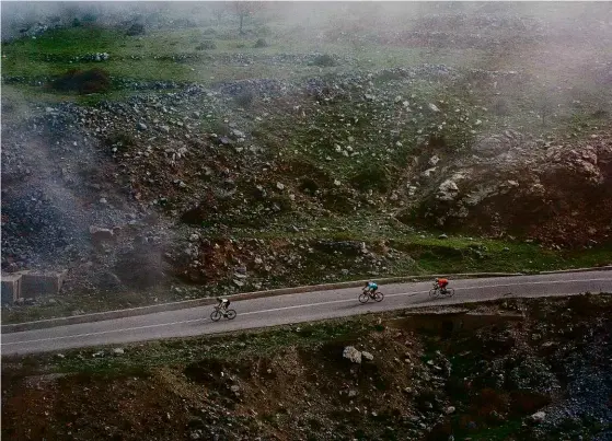  ??  ?? Below and far right: The mist only adds to the feeling that Cyclist is slightly lost in the Dasos Stenis Park, the forested terrain that sits below Dirfys