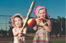  ?? HAT’S GREAT: Harriet Connolly, 5, and Ivyann Read, 6. Picture: EVAN MORGAN ??